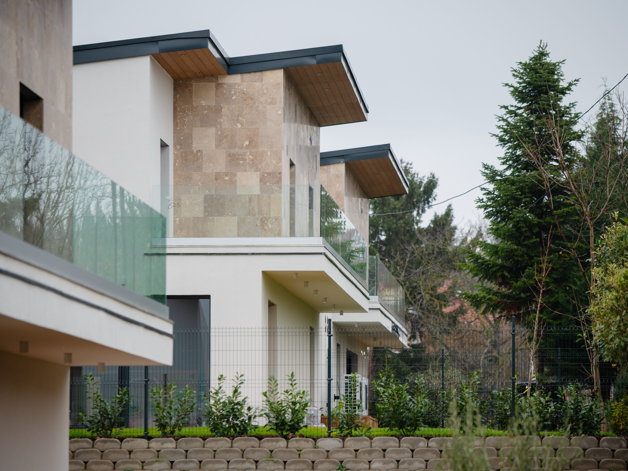 Hogyan épül fel egy ház? – Ismerd meg az építkezés menetét az Aranyvölgyi Villapark példáján keresztül (2. rész)